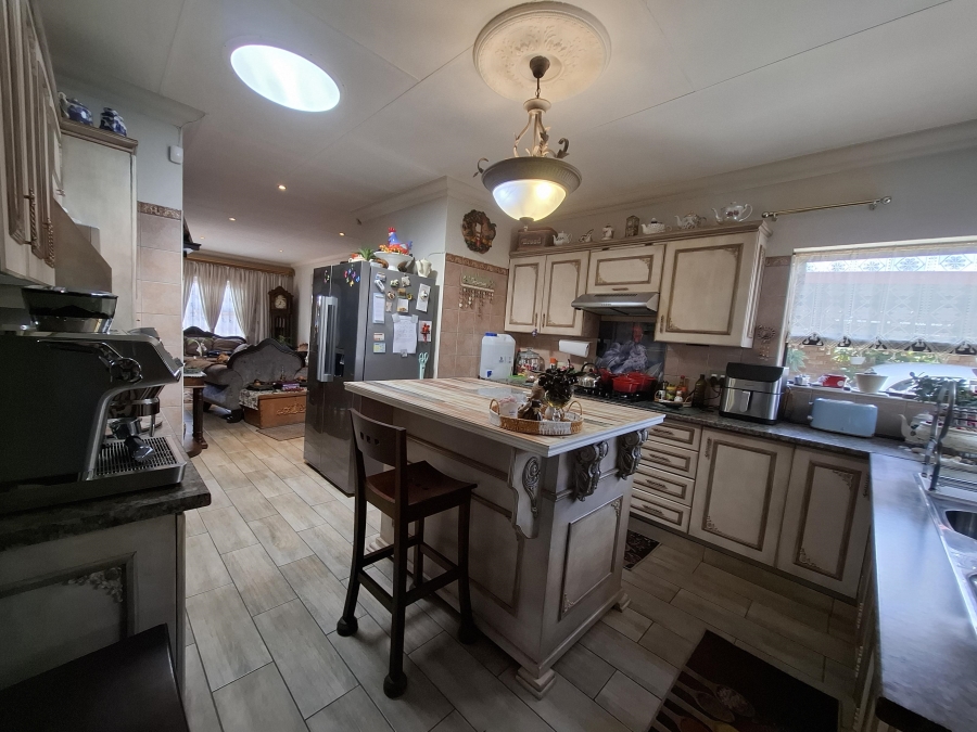 4 Bedroom Property for Sale in Dal Fouche Gauteng