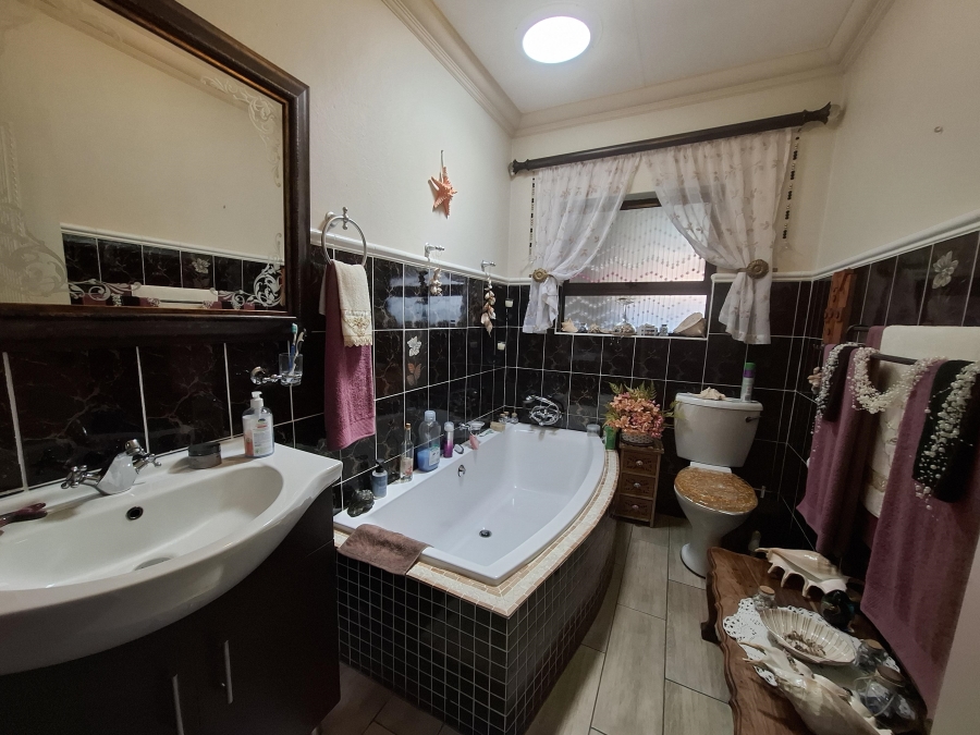 4 Bedroom Property for Sale in Dal Fouche Gauteng