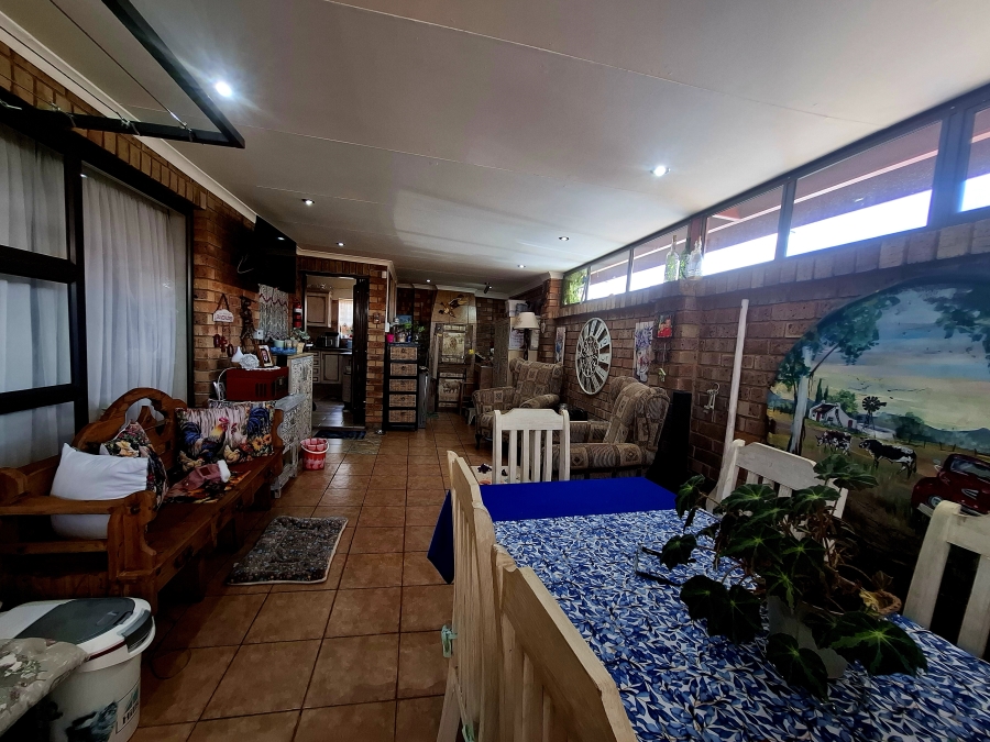 4 Bedroom Property for Sale in Dal Fouche Gauteng