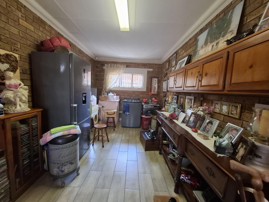 4 Bedroom Property for Sale in Dal Fouche Gauteng