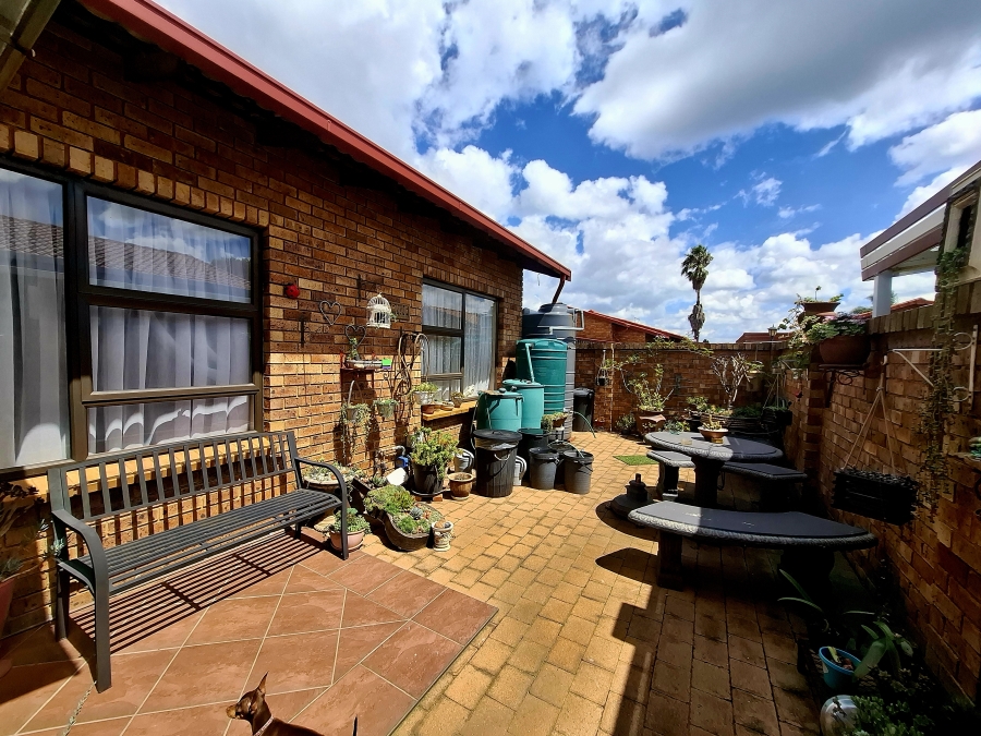 4 Bedroom Property for Sale in Dal Fouche Gauteng