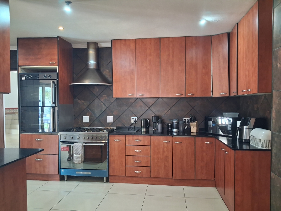 5 Bedroom Property for Sale in Croydon Gauteng