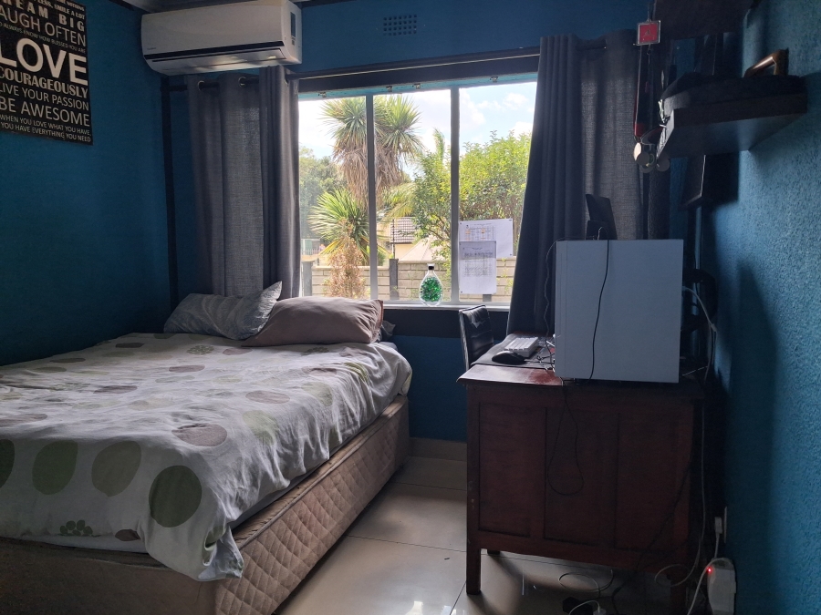 5 Bedroom Property for Sale in Croydon Gauteng