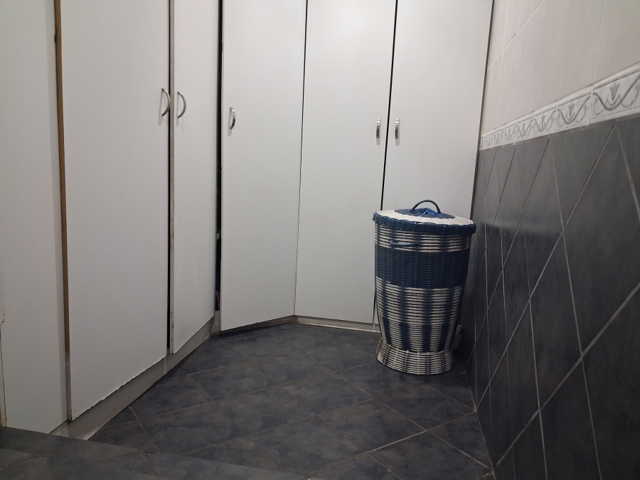 5 Bedroom Property for Sale in Croydon Gauteng