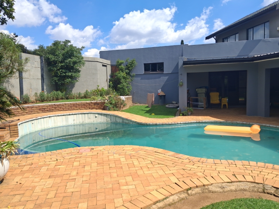 5 Bedroom Property for Sale in Croydon Gauteng