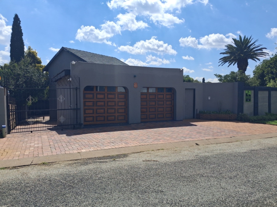5 Bedroom Property for Sale in Croydon Gauteng