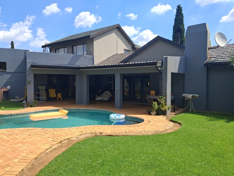 5 Bedroom Property for Sale in Croydon Gauteng