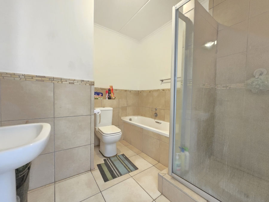 2 Bedroom Property for Sale in Sunninghill Gauteng