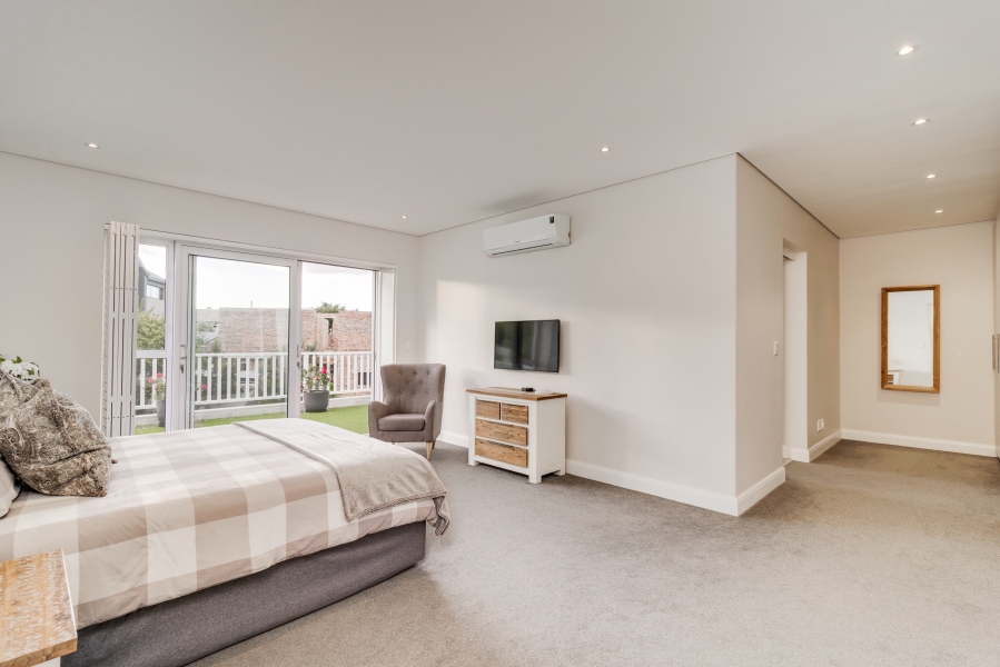 To Let 4 Bedroom Property for Rent in Helderfontein Estate Gauteng