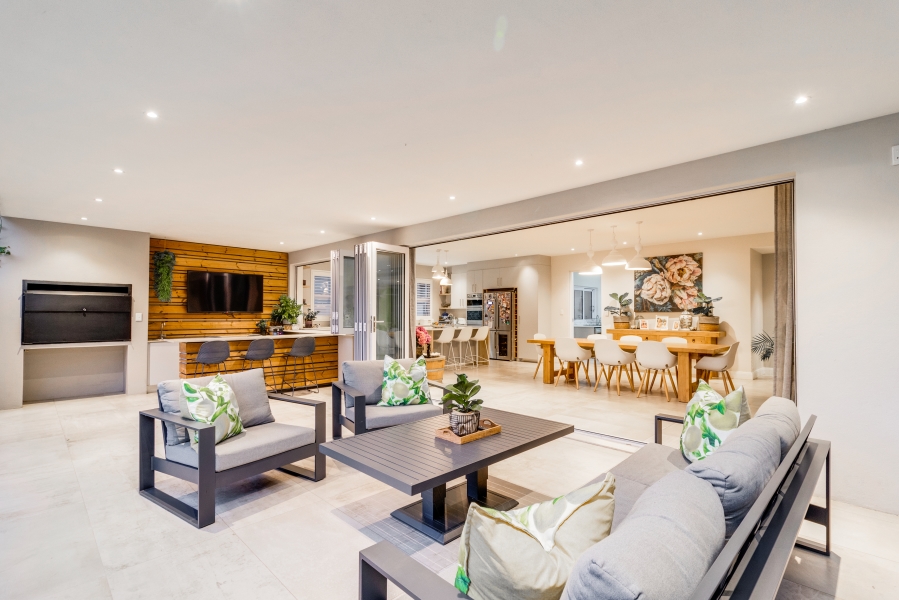 To Let 4 Bedroom Property for Rent in Helderfontein Estate Gauteng