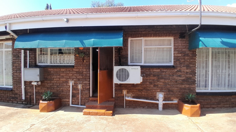 2 Bedroom Property for Sale in Welverdiend Gauteng