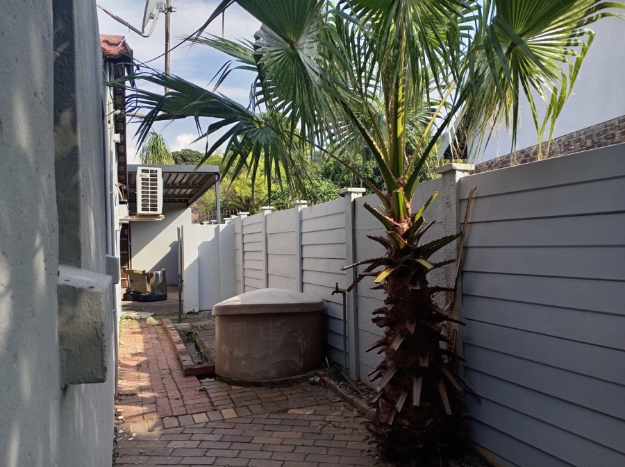 4 Bedroom Property for Sale in Garsfontein Gauteng