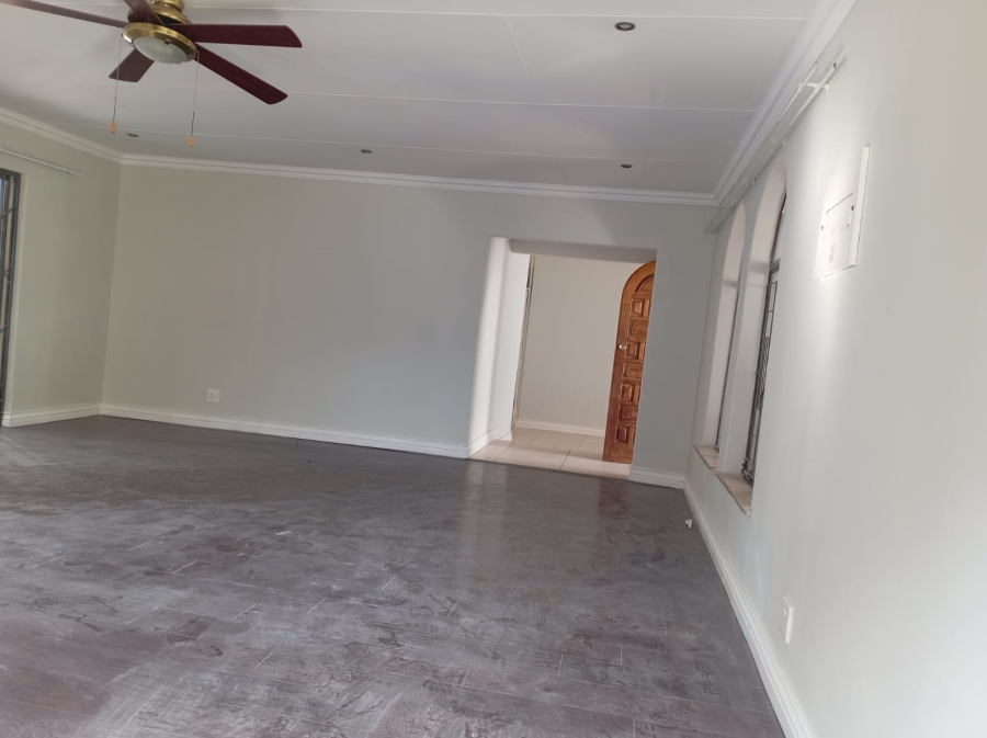 4 Bedroom Property for Sale in Garsfontein Gauteng