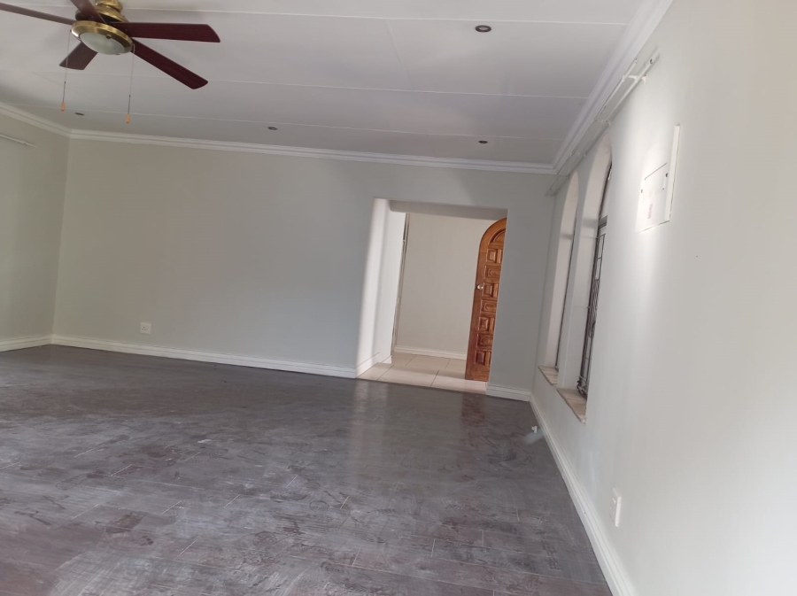 4 Bedroom Property for Sale in Garsfontein Gauteng