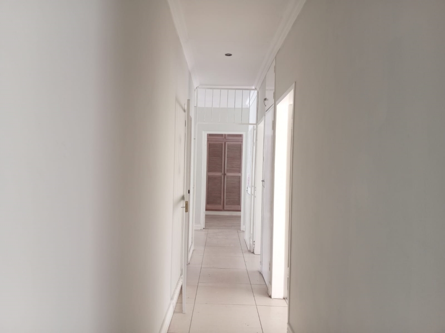 4 Bedroom Property for Sale in Garsfontein Gauteng