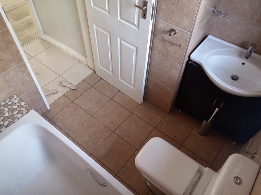 4 Bedroom Property for Sale in Garsfontein Gauteng