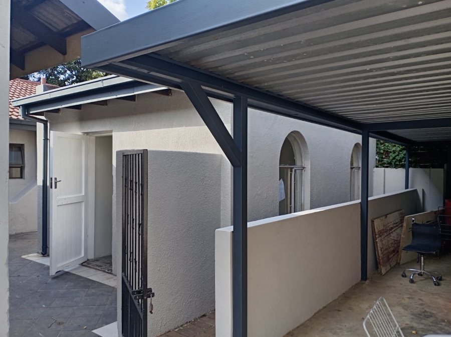 4 Bedroom Property for Sale in Garsfontein Gauteng
