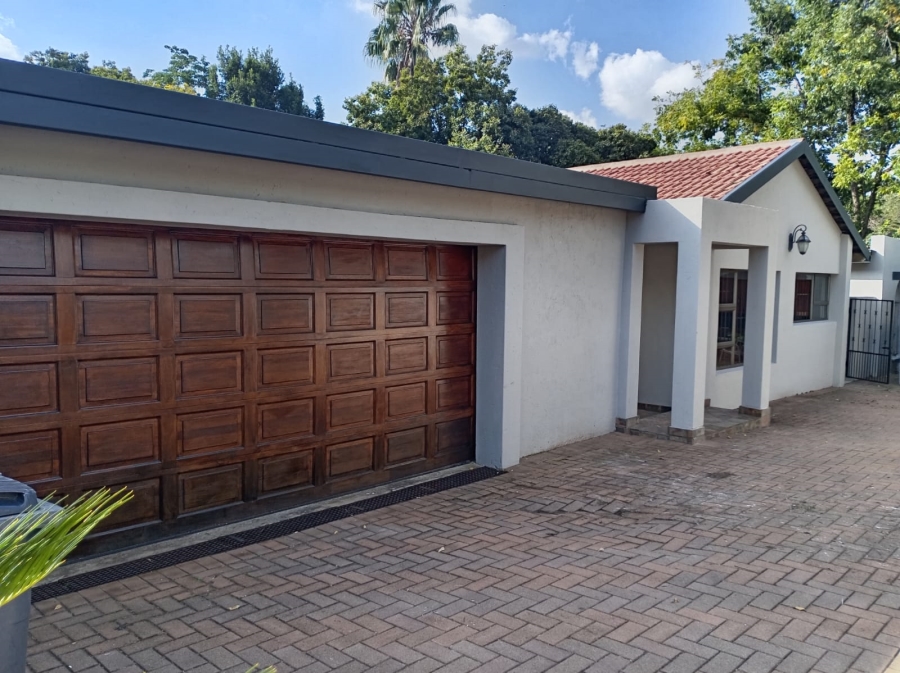 4 Bedroom Property for Sale in Garsfontein Gauteng