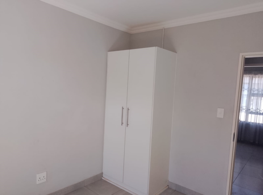 3 Bedroom Property for Sale in Daggafontein Gauteng