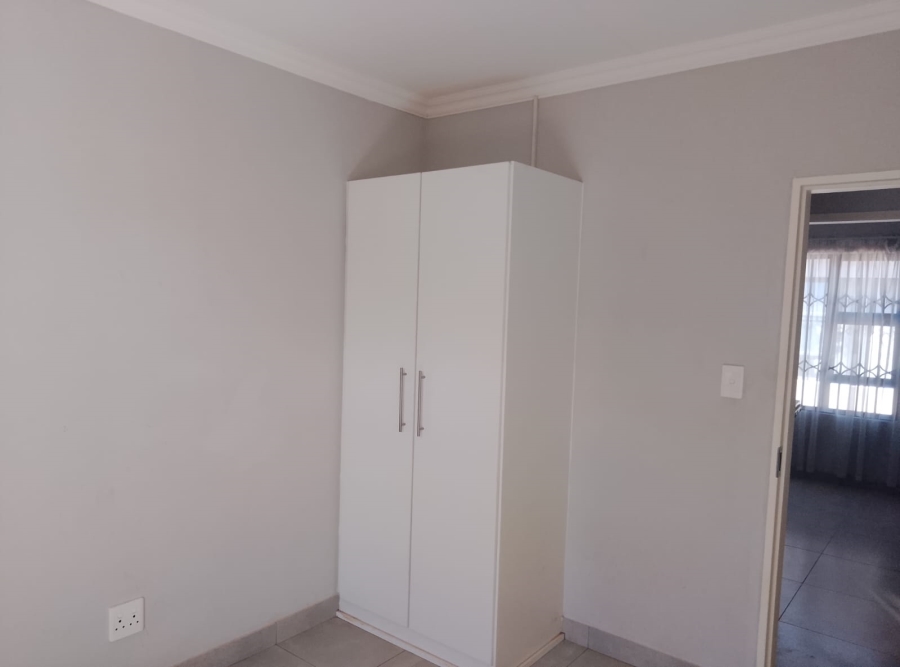 3 Bedroom Property for Sale in Daggafontein Gauteng