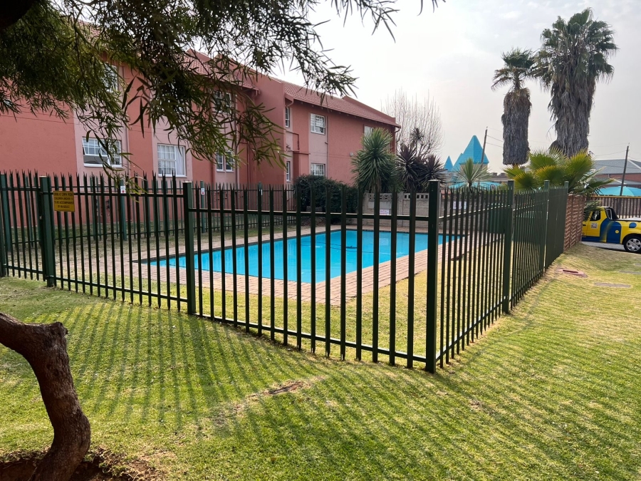 To Let 2 Bedroom Property for Rent in Meyersdal Gauteng