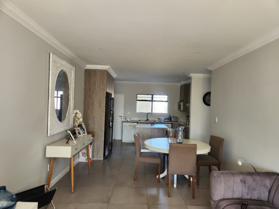 To Let 2 Bedroom Property for Rent in Morningside Gauteng