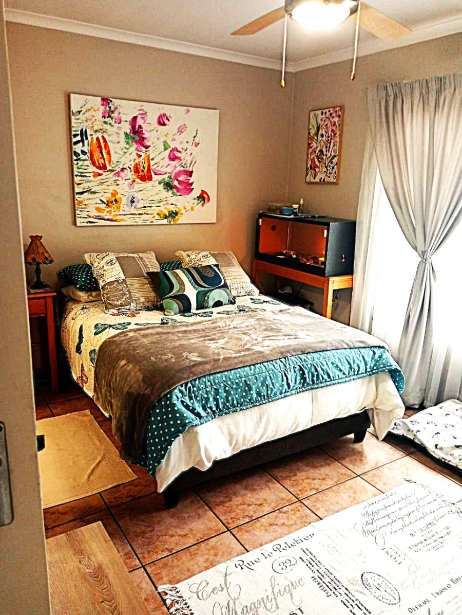 2 Bedroom Property for Sale in Rooihuiskraal North Gauteng