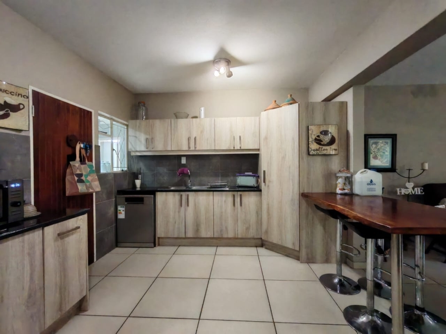 3 Bedroom Property for Sale in Three Rivers Proper Gauteng
