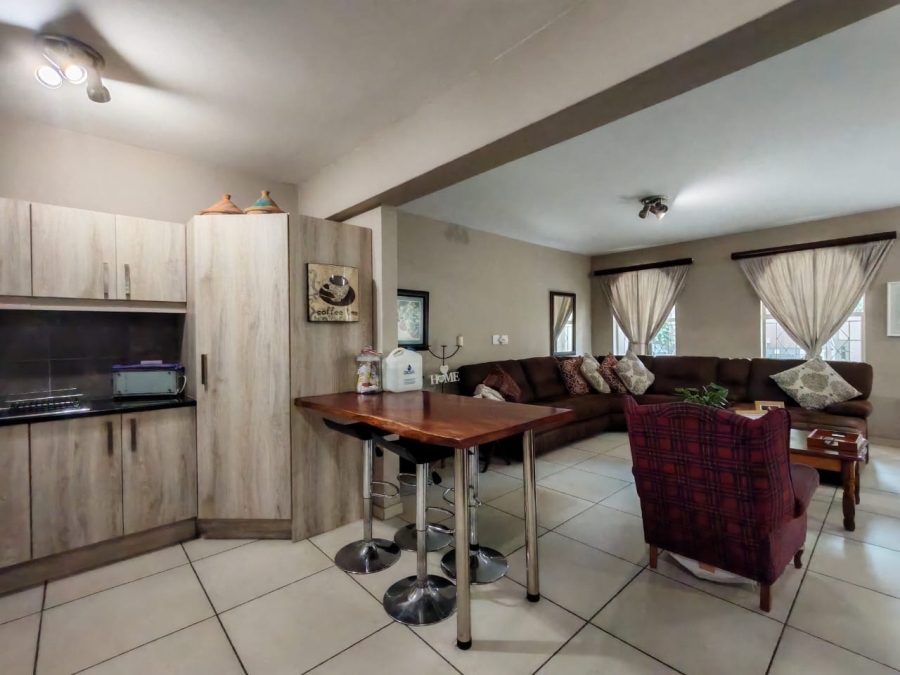 3 Bedroom Property for Sale in Three Rivers Proper Gauteng