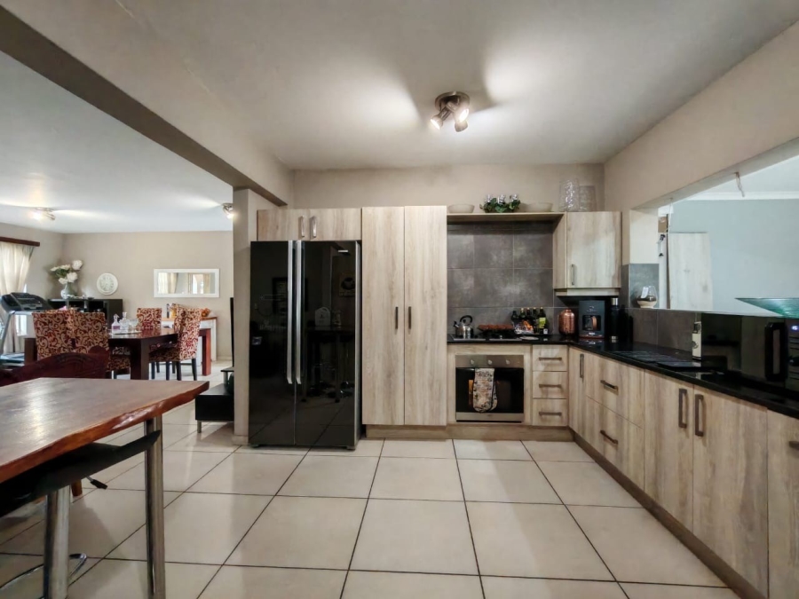 3 Bedroom Property for Sale in Three Rivers Proper Gauteng