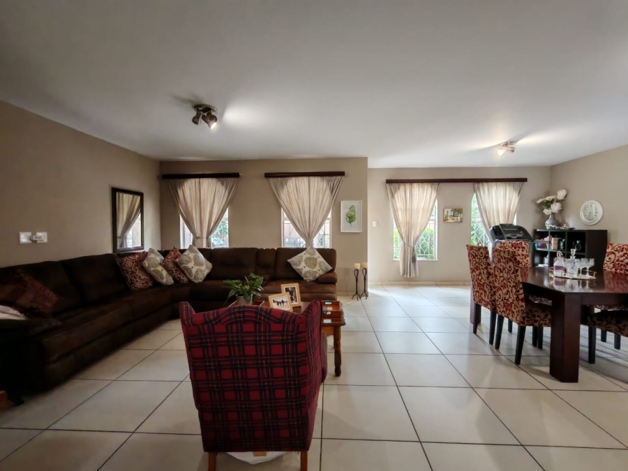 3 Bedroom Property for Sale in Three Rivers Proper Gauteng