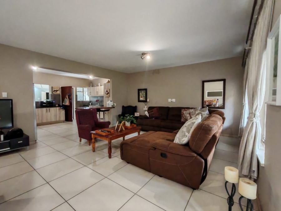 3 Bedroom Property for Sale in Three Rivers Proper Gauteng