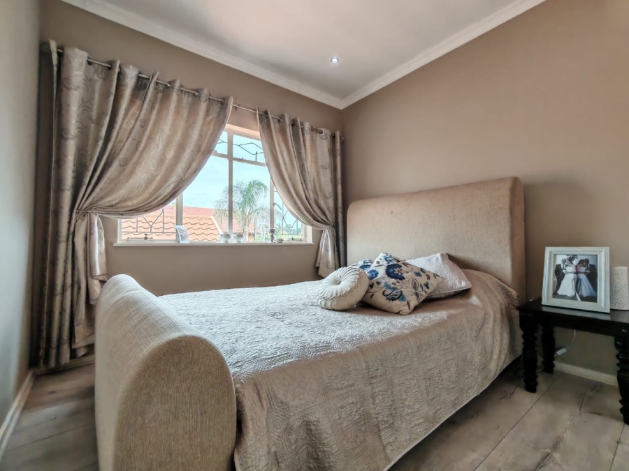 3 Bedroom Property for Sale in Three Rivers Proper Gauteng