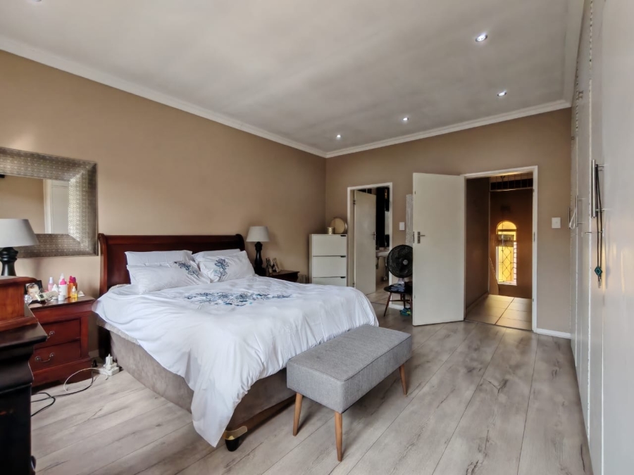 3 Bedroom Property for Sale in Three Rivers Proper Gauteng