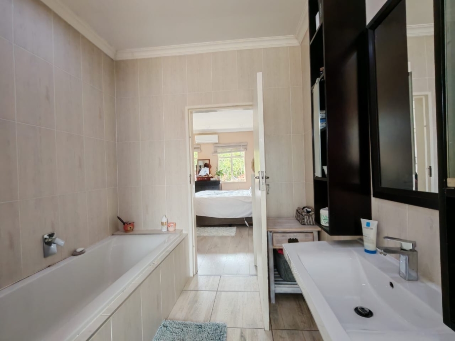 3 Bedroom Property for Sale in Three Rivers Proper Gauteng