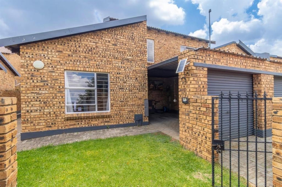 2 Bedroom Property for Sale in Honeypark Gauteng