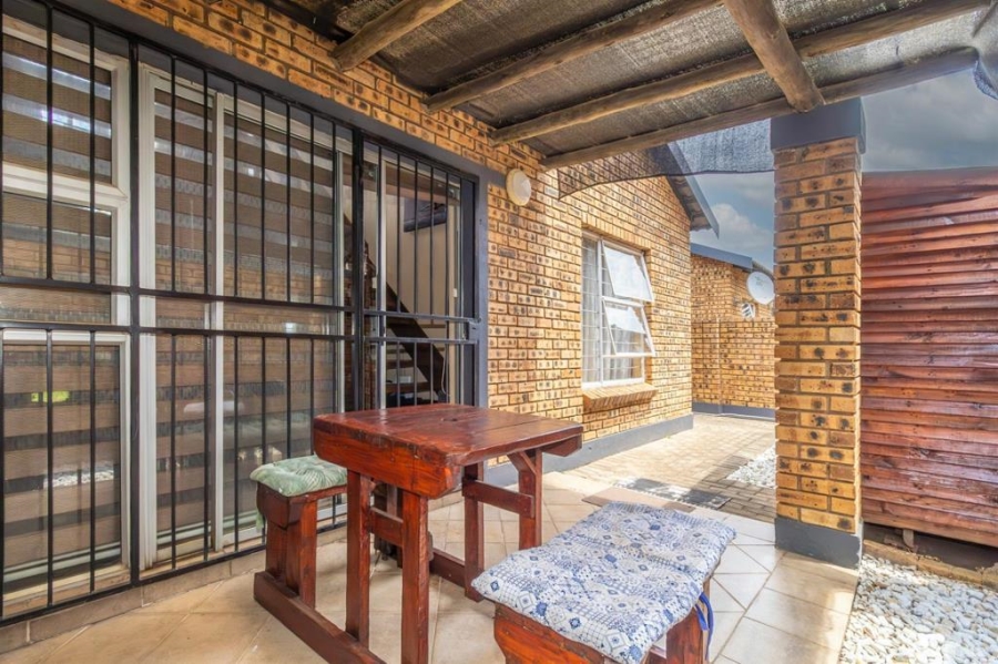 2 Bedroom Property for Sale in Honeypark Gauteng