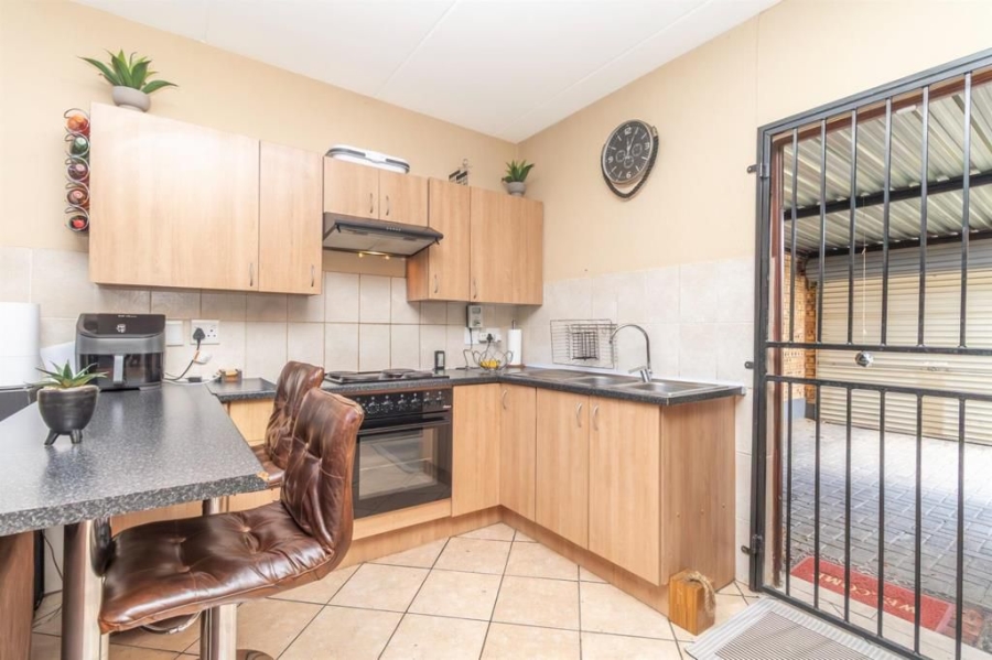 2 Bedroom Property for Sale in Honeypark Gauteng