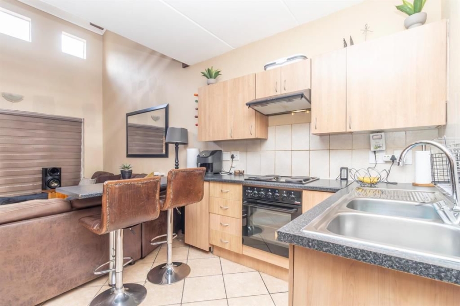 2 Bedroom Property for Sale in Honeypark Gauteng