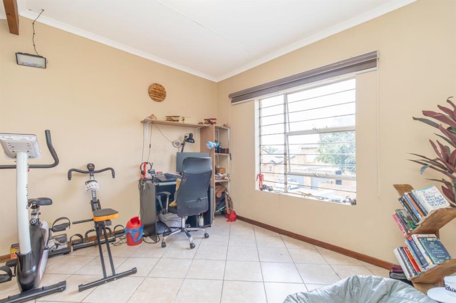 2 Bedroom Property for Sale in Honeypark Gauteng