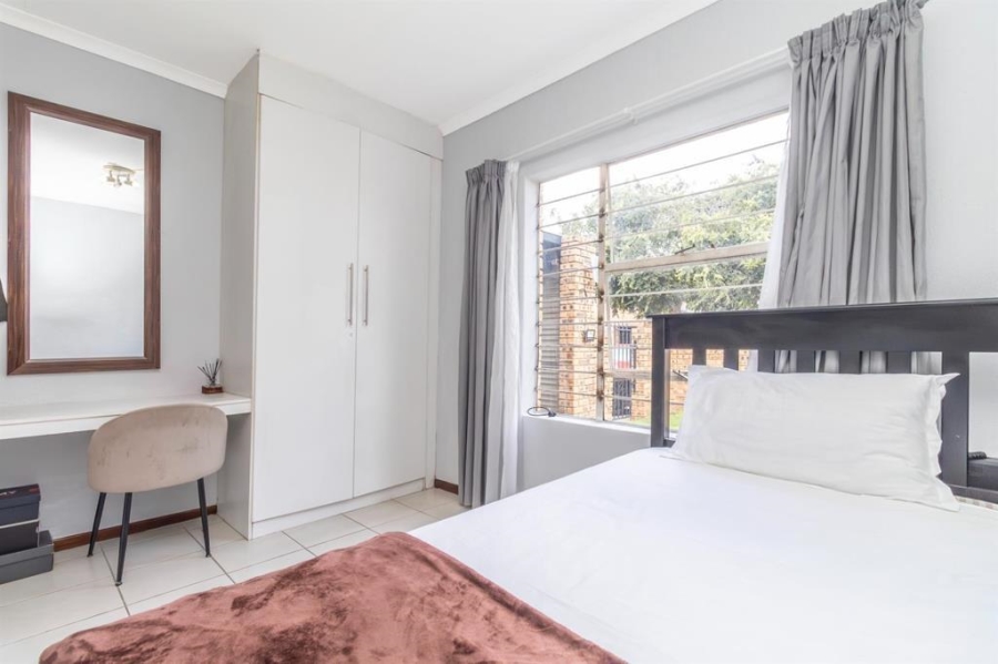 2 Bedroom Property for Sale in Honeypark Gauteng