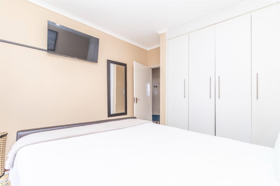 2 Bedroom Property for Sale in Honeypark Gauteng