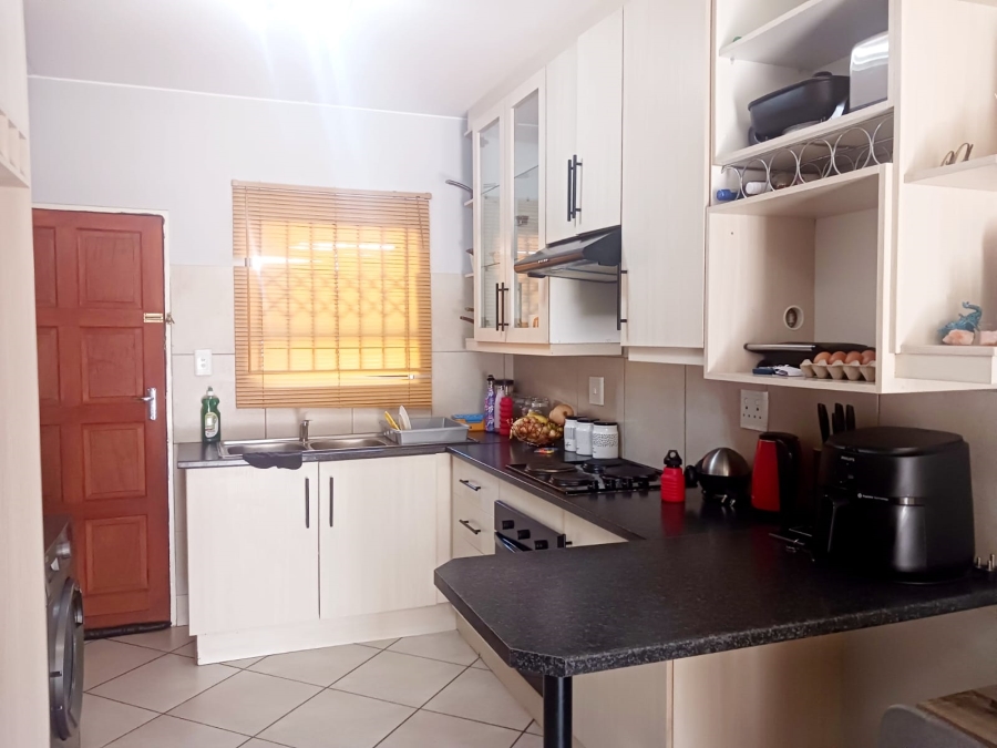 2 Bedroom Property for Sale in Windsor West Gauteng