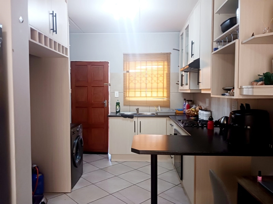 2 Bedroom Property for Sale in Windsor West Gauteng