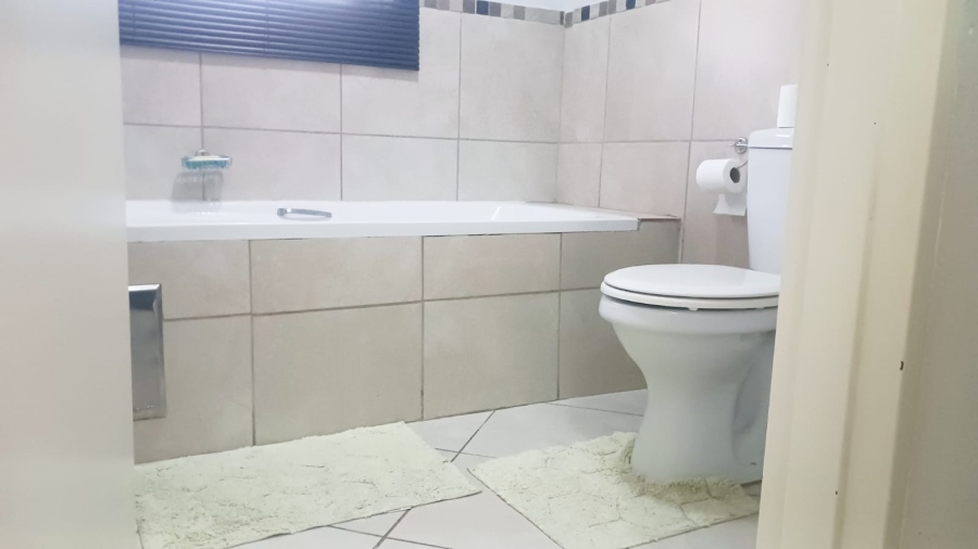 2 Bedroom Property for Sale in Windsor West Gauteng