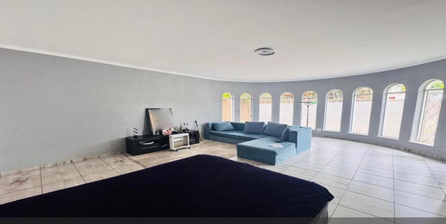 5 Bedroom Property for Sale in President Park Gauteng