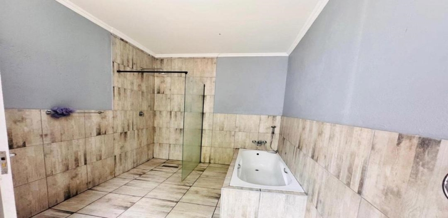 5 Bedroom Property for Sale in President Park Gauteng