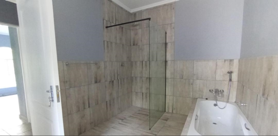 5 Bedroom Property for Sale in President Park Gauteng