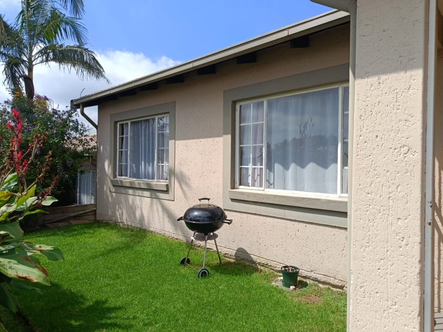 2 Bedroom Property for Sale in Weltevreden Park Gauteng