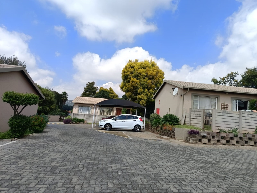 2 Bedroom Property for Sale in Weltevreden Park Gauteng